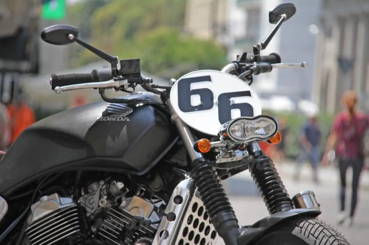 Honda VT500E Flat Track (12)