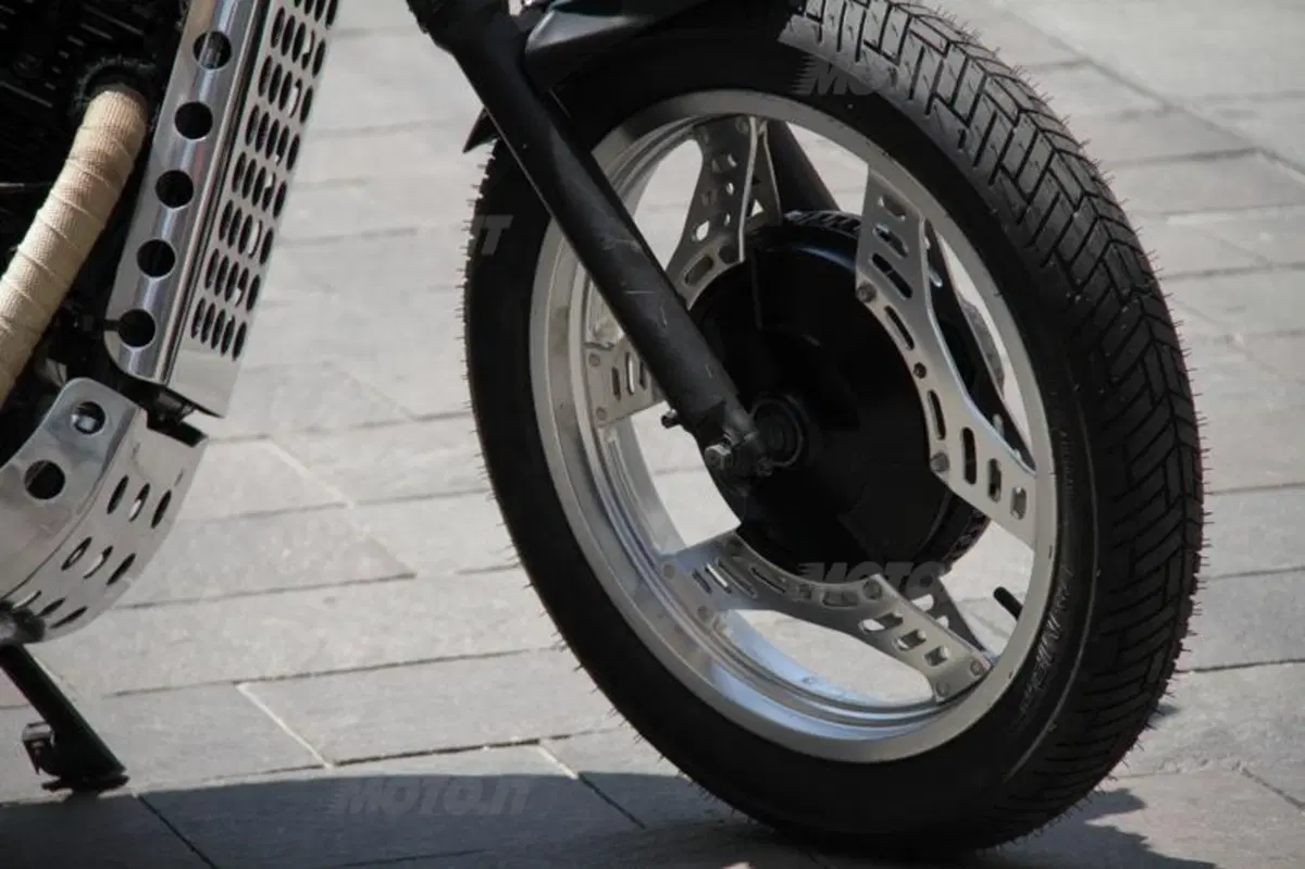 Honda VT500E Flat Track (13)