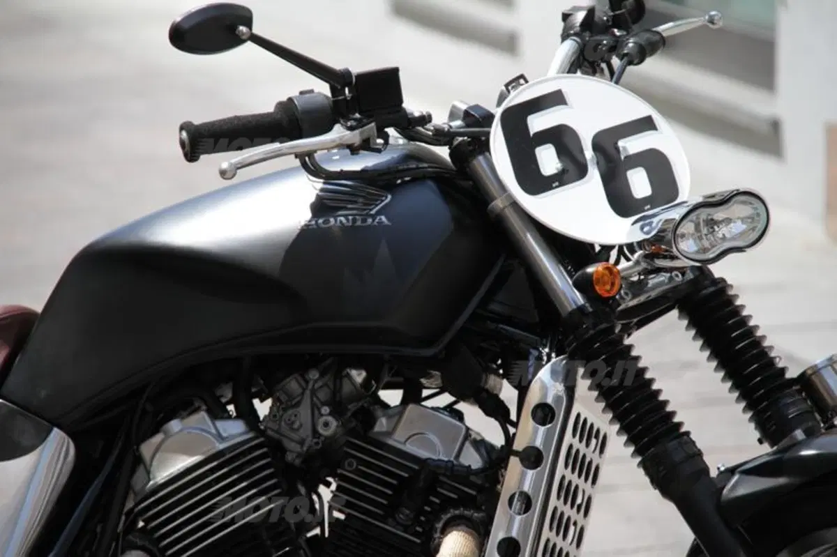 Honda VT500E Flat Track (15)