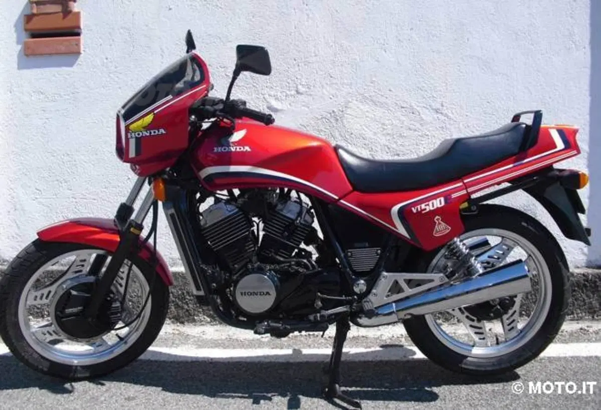 Honda VT500E Flat Track (19)