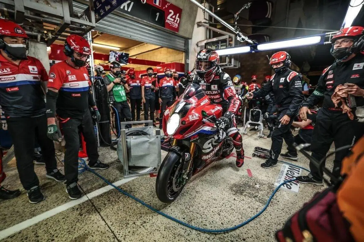 La 24 Ore di Le Mans vinta dalla Suzuki di Guintoli, Simeon e Black (11)
