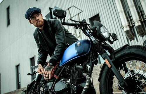 Brixton Rayburn 125. Un po' café racer, un po' bobber