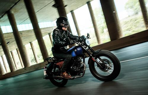 Brixton Rayburn 125. Un po' café racer, un po' bobber (8)