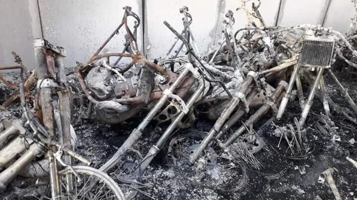 In fumo l’intera collezione di moto di Roberto Montironi: 'ho detto addio a sogni e sacrifici di una vita' (9)