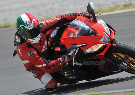 Aprilia RSV4 Factory ABS 