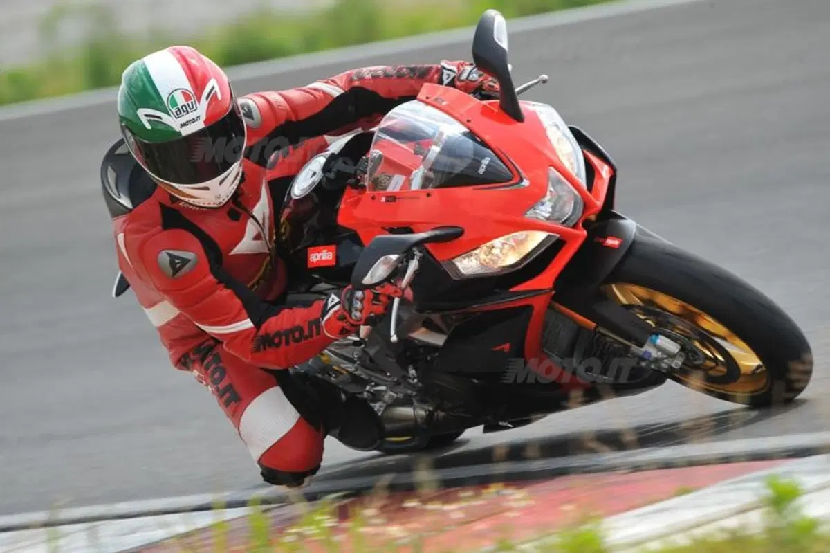 Aprilia RSV4 Factory ABS 