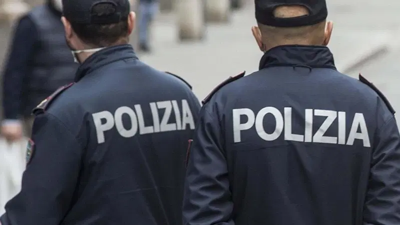 Torino: cade con la moto e perde la droga, 30enne in fuga