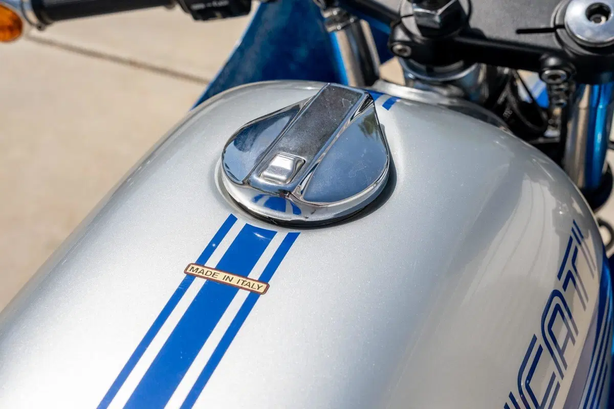Una Ducati 900 SS del 1976 all'asta per 30.000 euro (13)