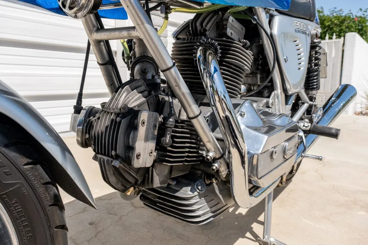 Una Ducati 900 SS del 1976 all'asta per 30.000 euro (19)