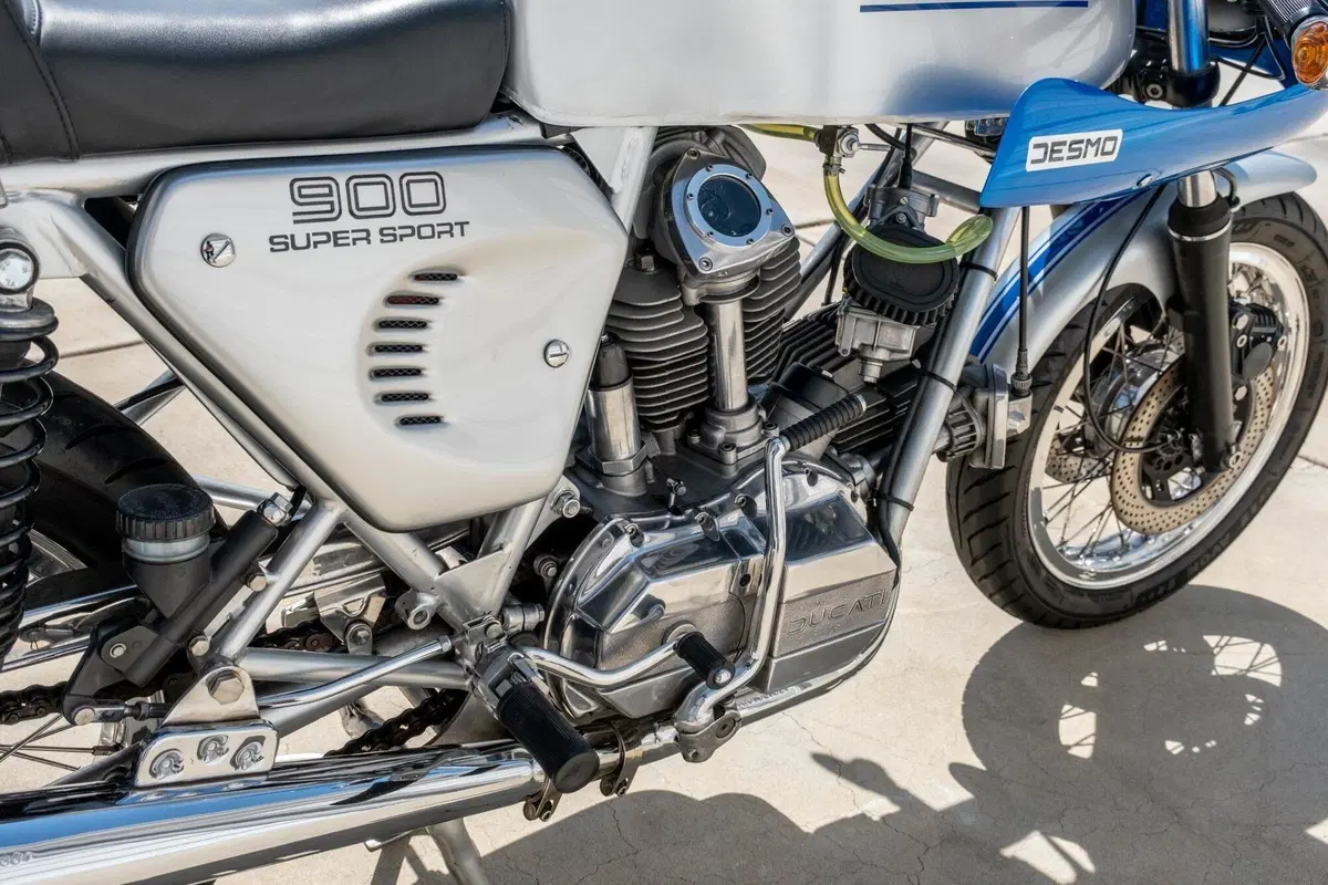 Una Ducati 900 SS del 1976 all'asta per 30.000 euro (20)