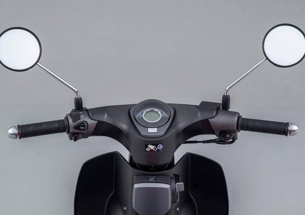 Honda Super Cub 125 (2022 - 24) (4)