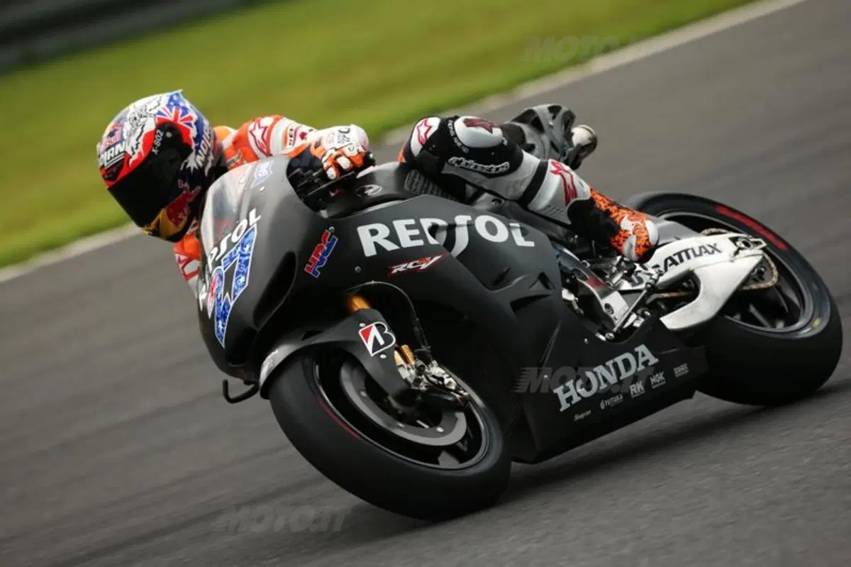 Casey Stoner ostacolato dal brutto tempo a Motegi