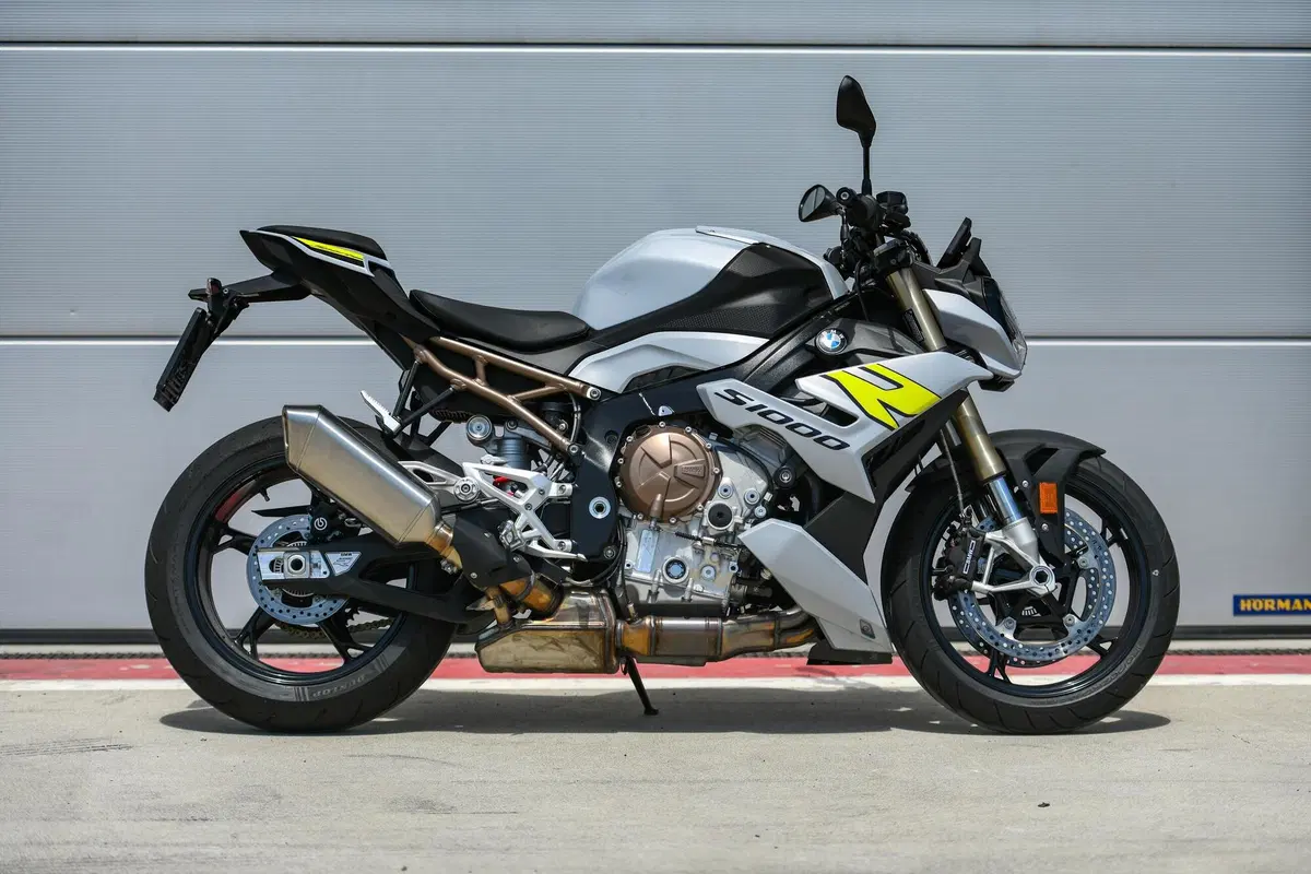 BMW S1000R 2021 TEST: è migliorata. Forse troppo? (7)