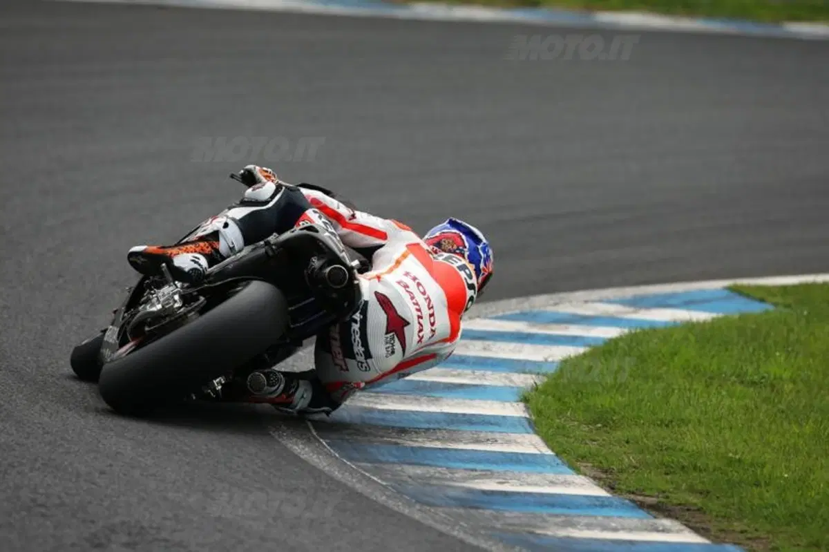 Casey Stoner ostacolato dal brutto tempo a Motegi (4)