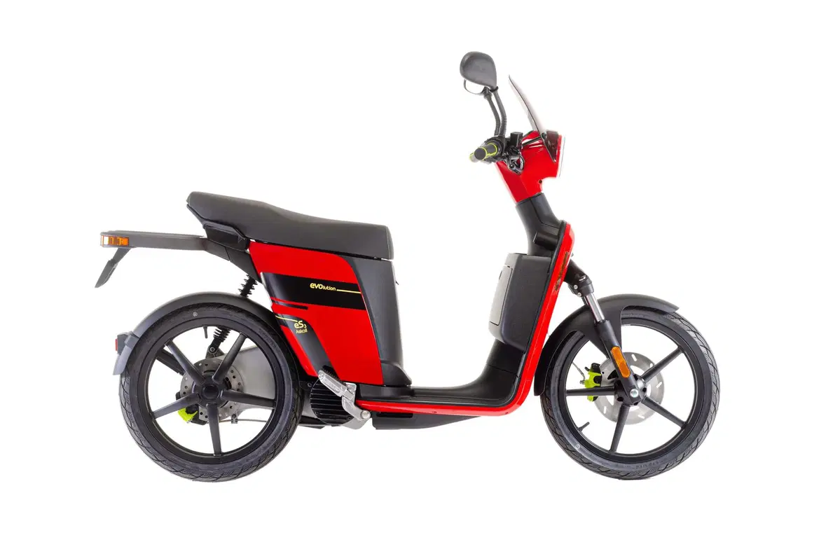 Scooter Askoll 2021. Nuovi colori e nuove batterie (2)