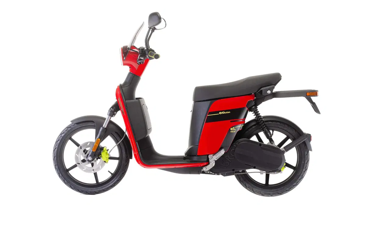 Scooter Askoll 2021. Nuovi colori e nuove batterie (8)