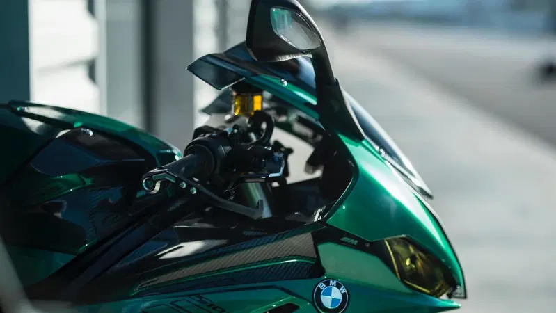 BMW S1000RR: una versione "Isle of Man" per il mercato francese