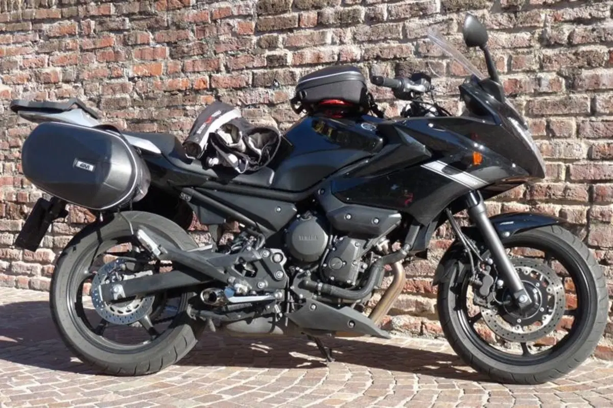 GIVI: borse 3D600 Easylock, 3D603 Tanklock e XS305