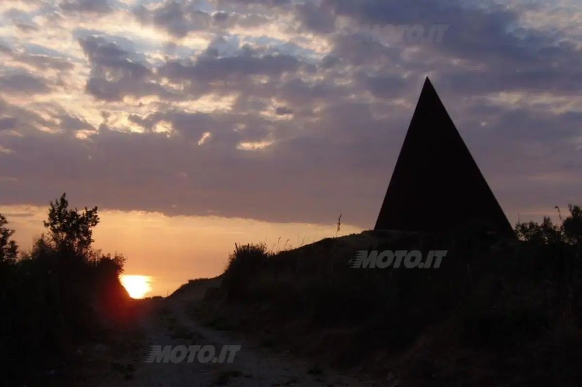Viaggi in moto: Piramidi in Sicilia (6)