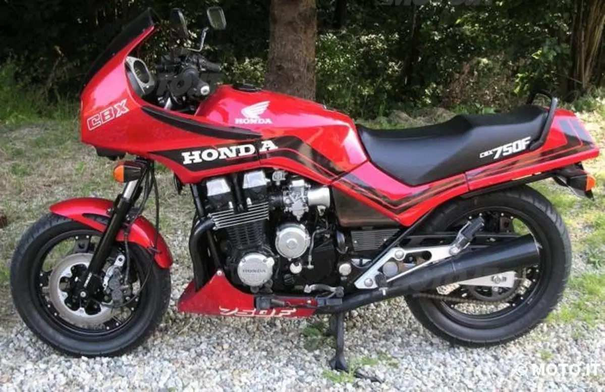 EICMA 1983. Grandi novità Made in Japan  (7)