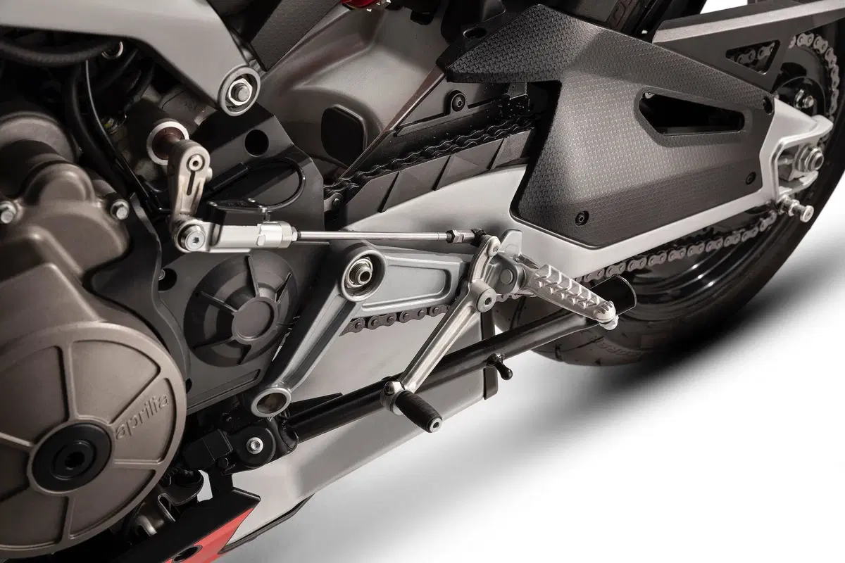 Aprilia RS 660: test in pista a Misano (2)