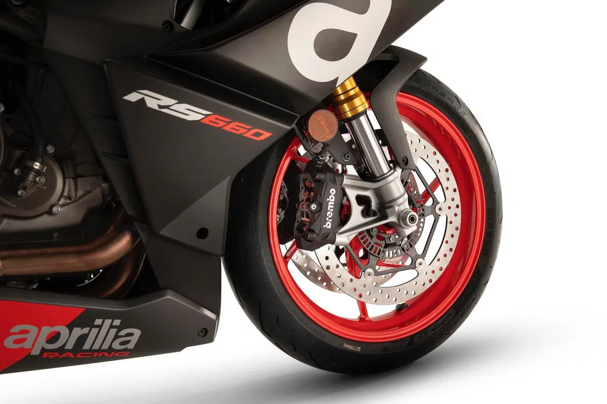 Aprilia RS 660: test in pista a Misano