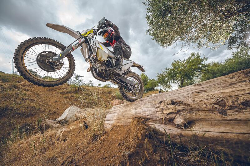 Stories di #Jarvisstyle con le Husqvarna TE 300 2T e FE 350 4T 2022