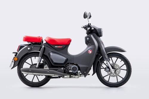 Honda Super Cub C125. Sella doppia ed Euro 5 per il 2021 (6)