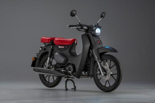 Honda Super Cub C125. Sella doppia ed Euro 5 per il 2021 (3)