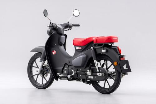 Honda Super Cub C125. Sella doppia ed Euro 5 per il 2021 (5)