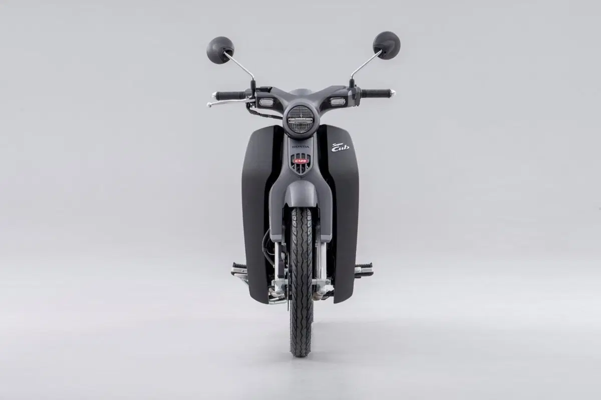 Honda Super Cub C125. Sella doppia ed Euro 5 per il 2021 (9)