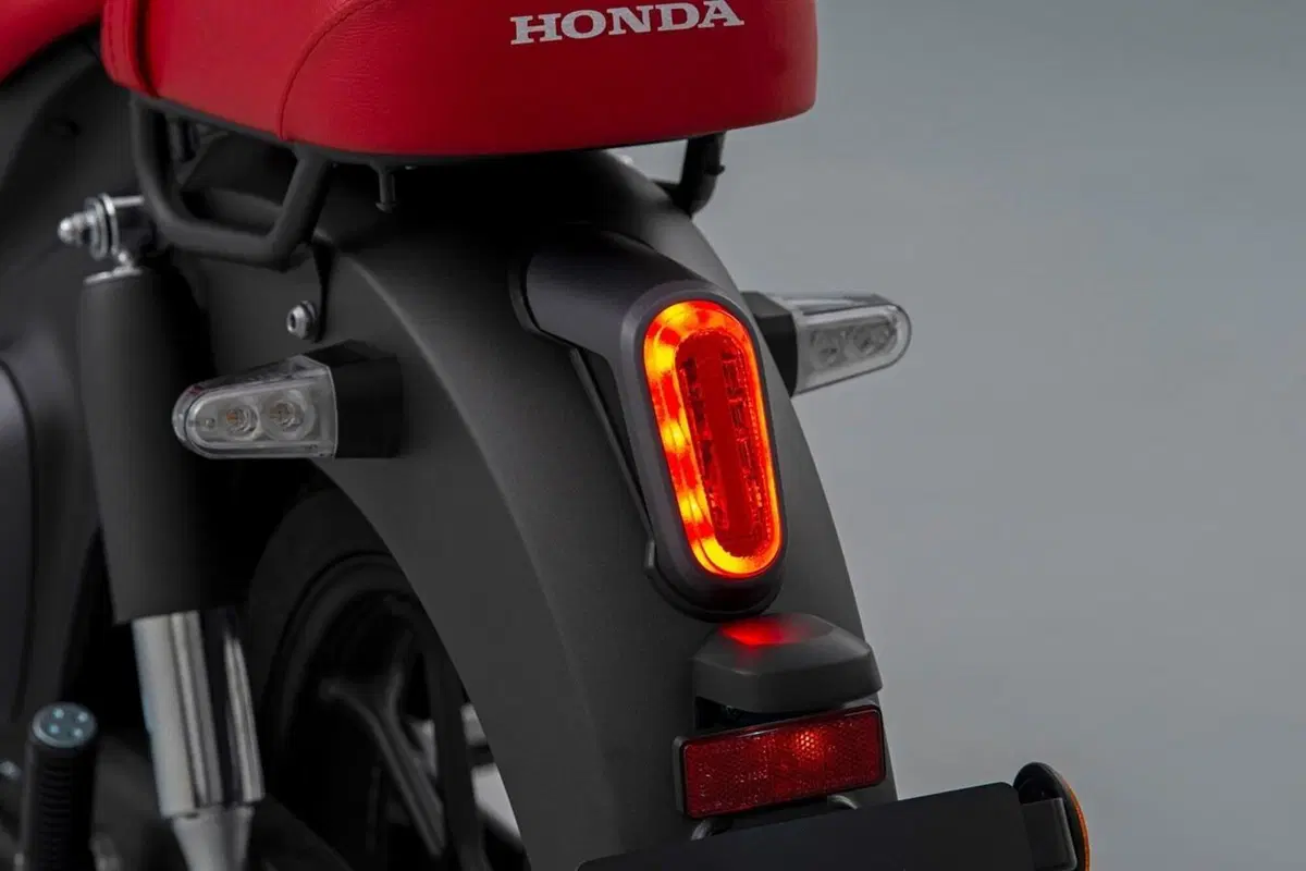 Honda Super Cub C125. Sella doppia ed Euro 5 per il 2021 (20)