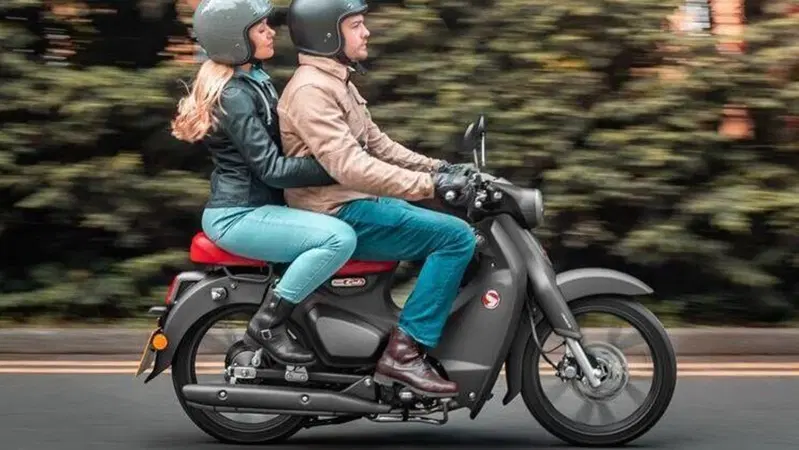 Honda Super Cub C125. Sella doppia ed Euro 5 per il 2021