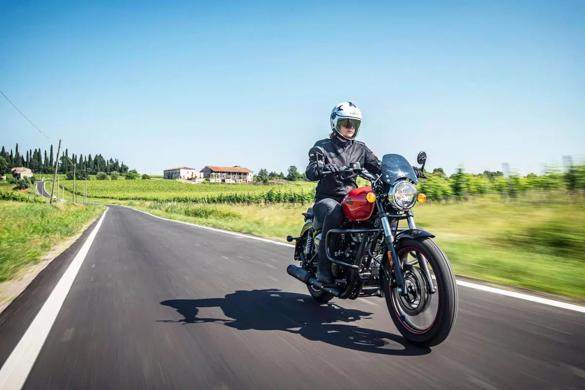 Royal Enfield Meteor 350 TEST: ritorno alla sostanza (2)