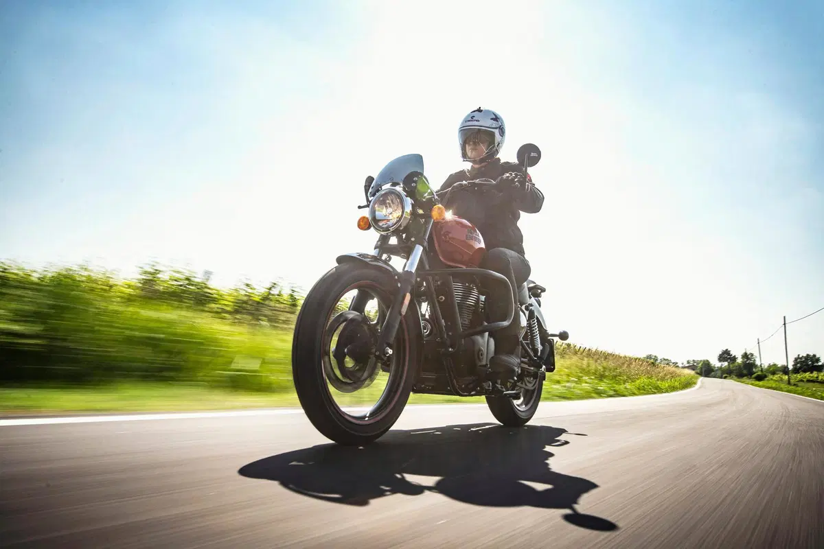 Royal Enfield Meteor 350 TEST: ritorno alla sostanza (6)