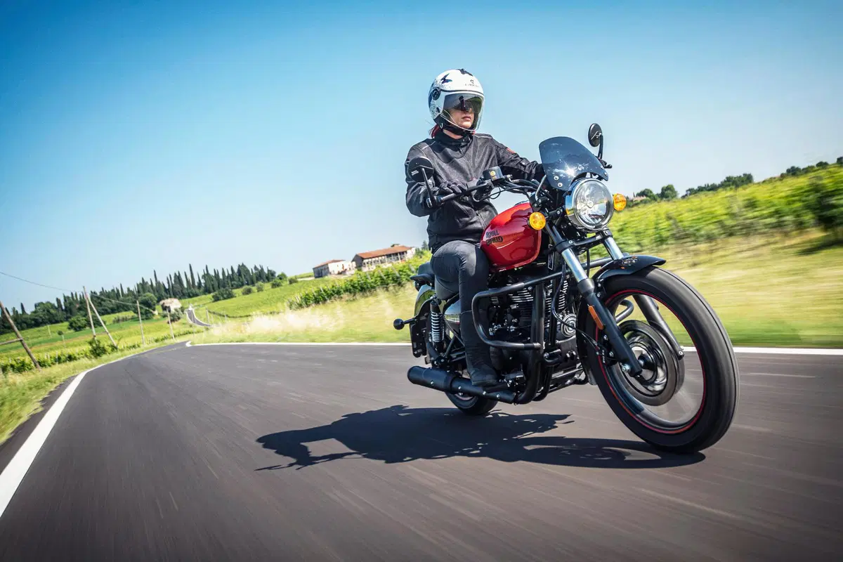 Royal Enfield Meteor 350 TEST: ritorno alla sostanza (5)
