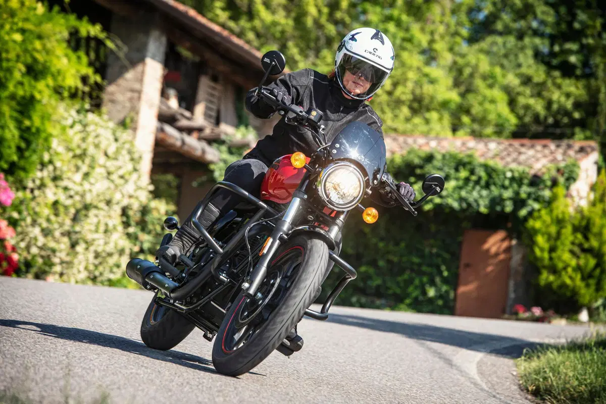 Royal Enfield Meteor 350 TEST: ritorno alla sostanza (8)