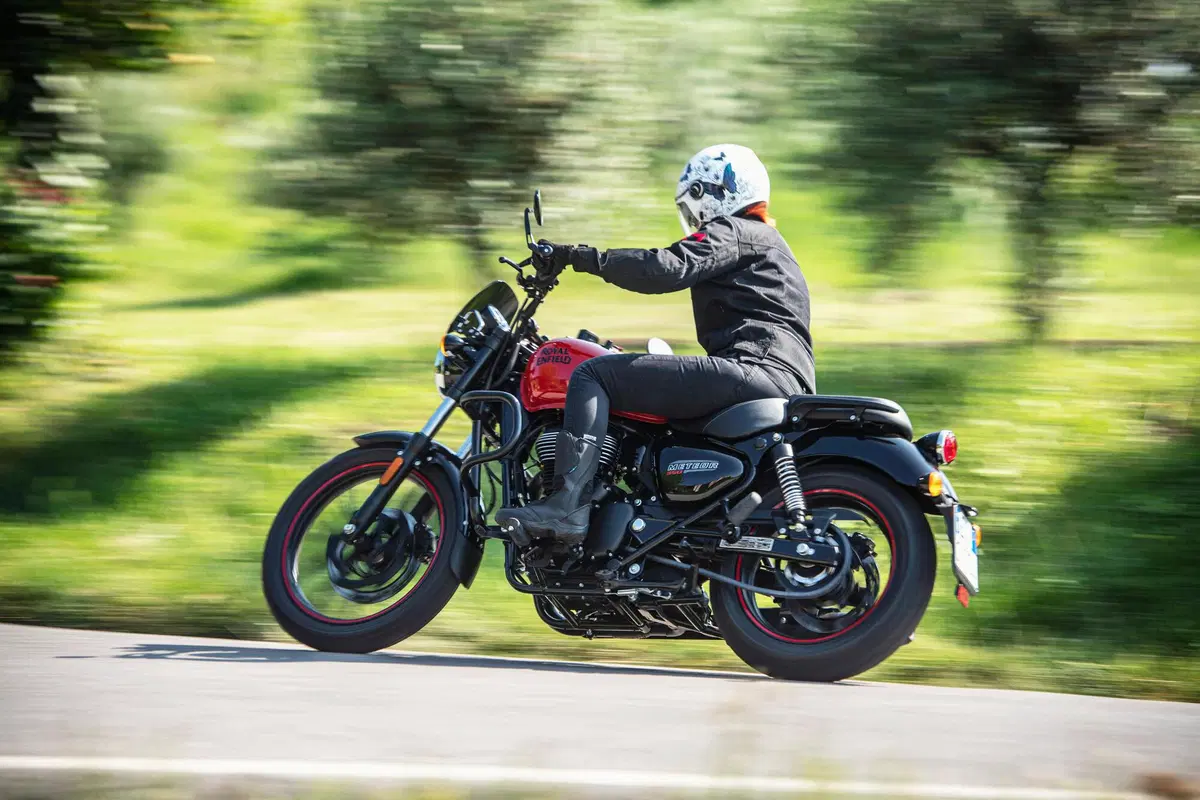 Royal Enfield Meteor 350 TEST: ritorno alla sostanza (3)