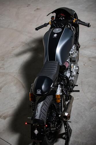 La Honda CB750 del 1993 diventa HB-Custom #39 (5)