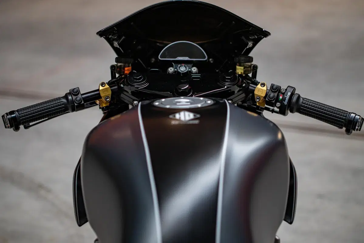La Honda CB750 del 1993 diventa HB-Custom #39 (10)