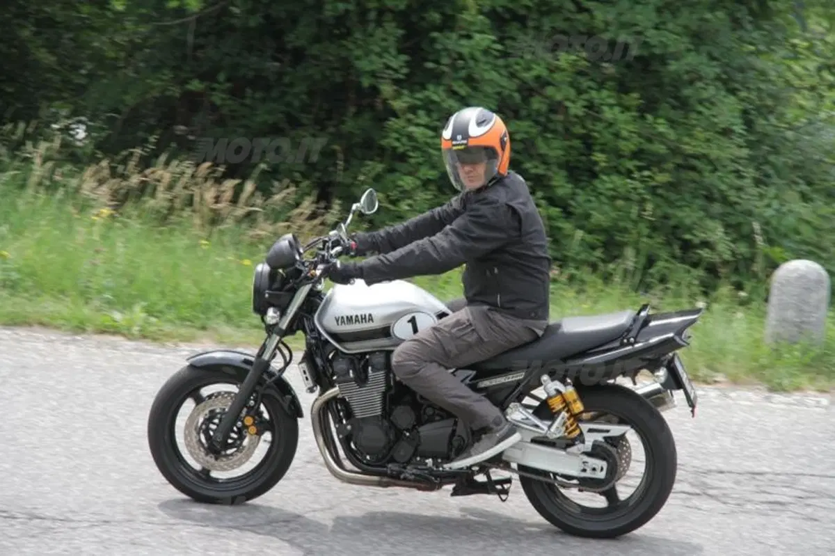 Yamaha XJR1300 2013 (6)
