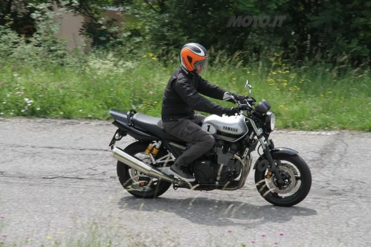 Yamaha XJR1300 2013 (12)