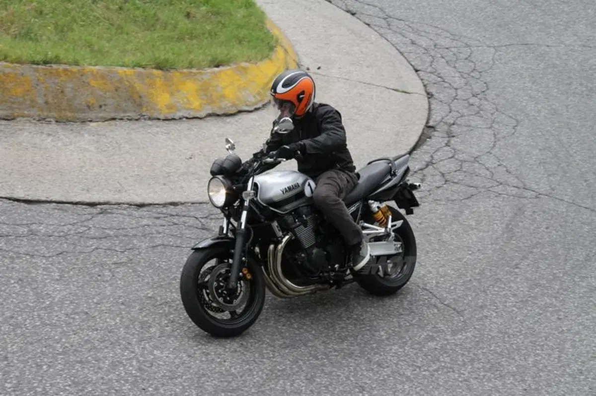 Yamaha XJR1300 2013 (15)