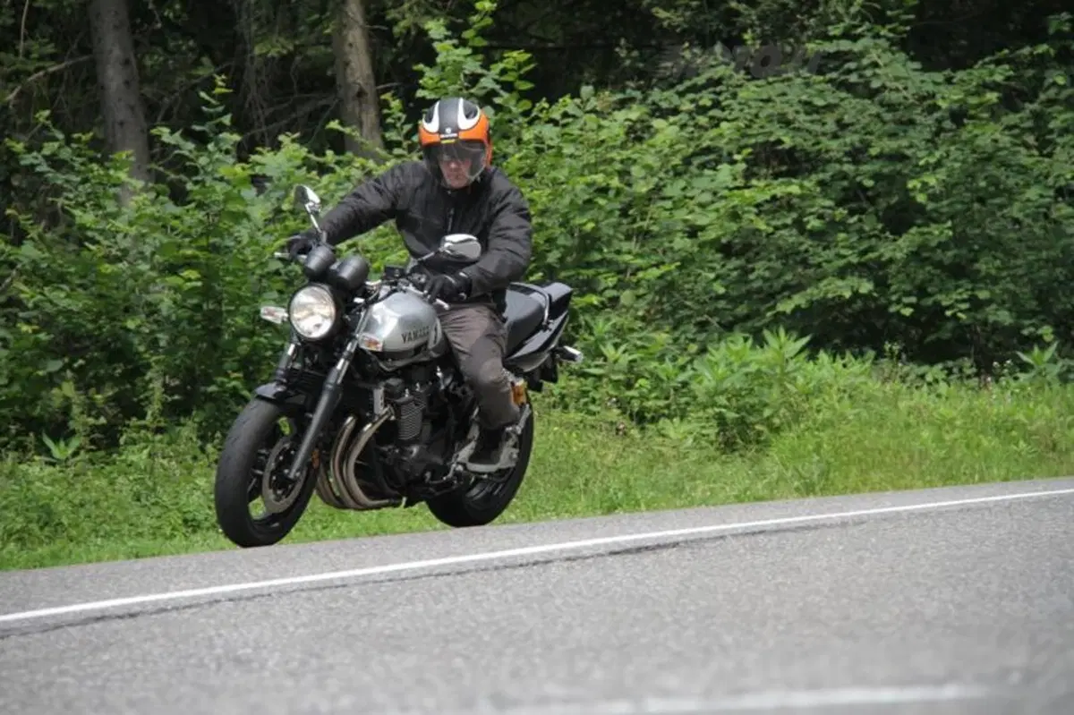 Yamaha XJR1300 2013 (19)