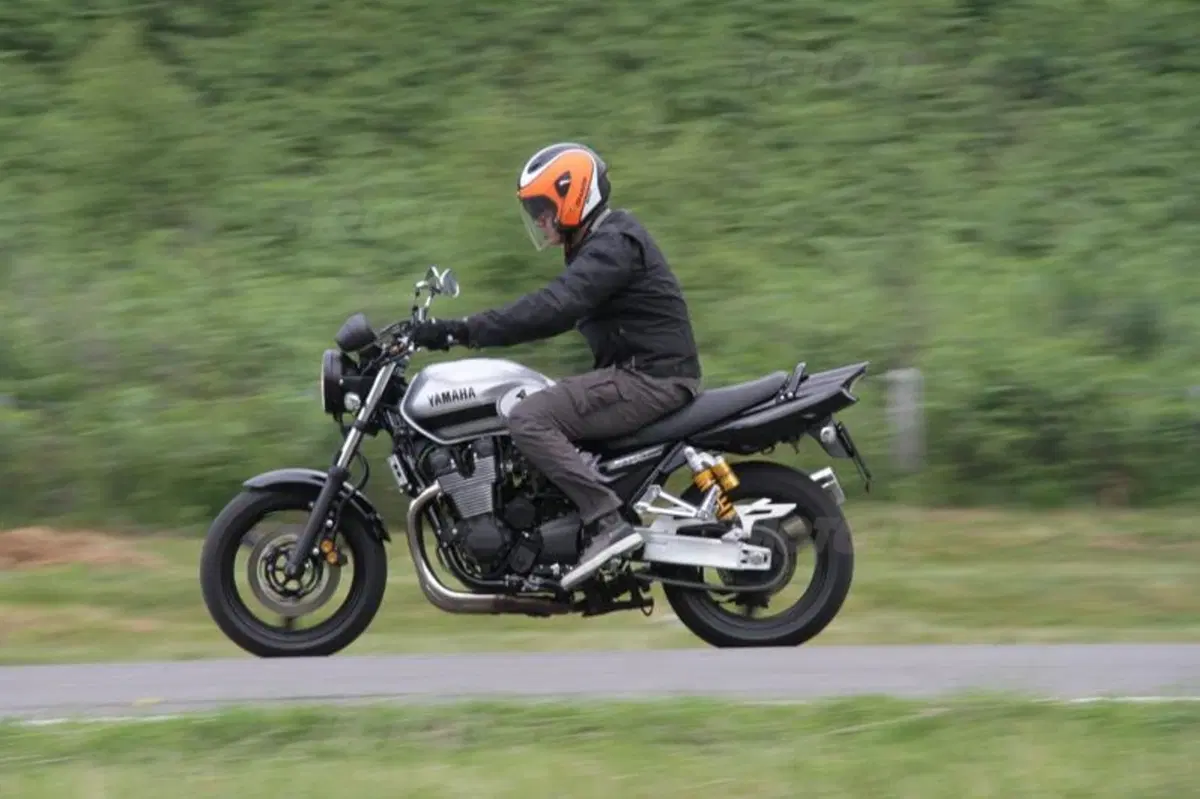 Yamaha XJR1300 2013 (23)