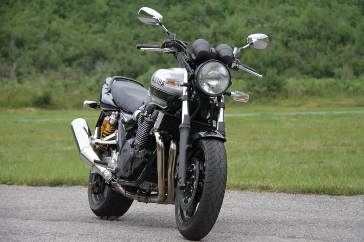 Yamaha XJR1300 2013 (27)