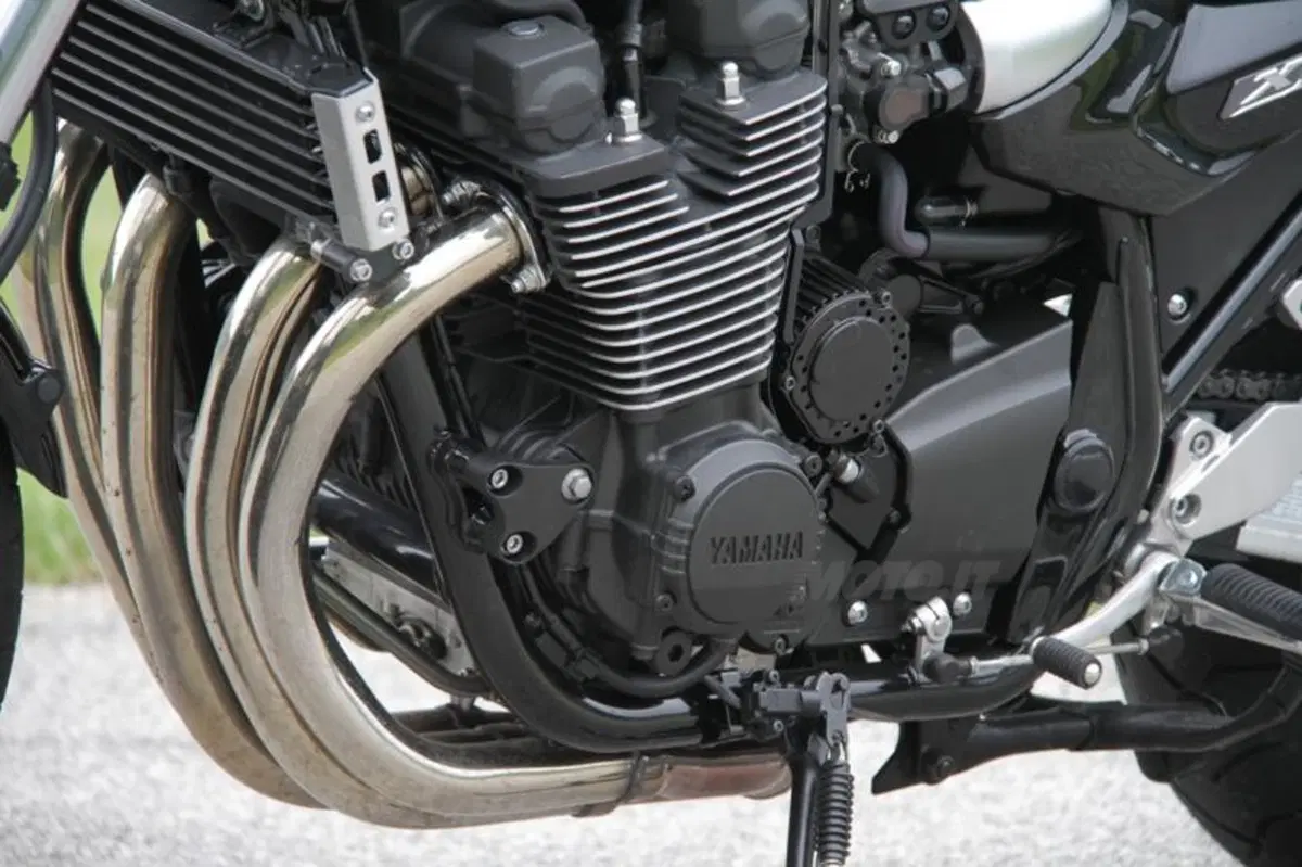 Yamaha XJR1300 2013 (33)