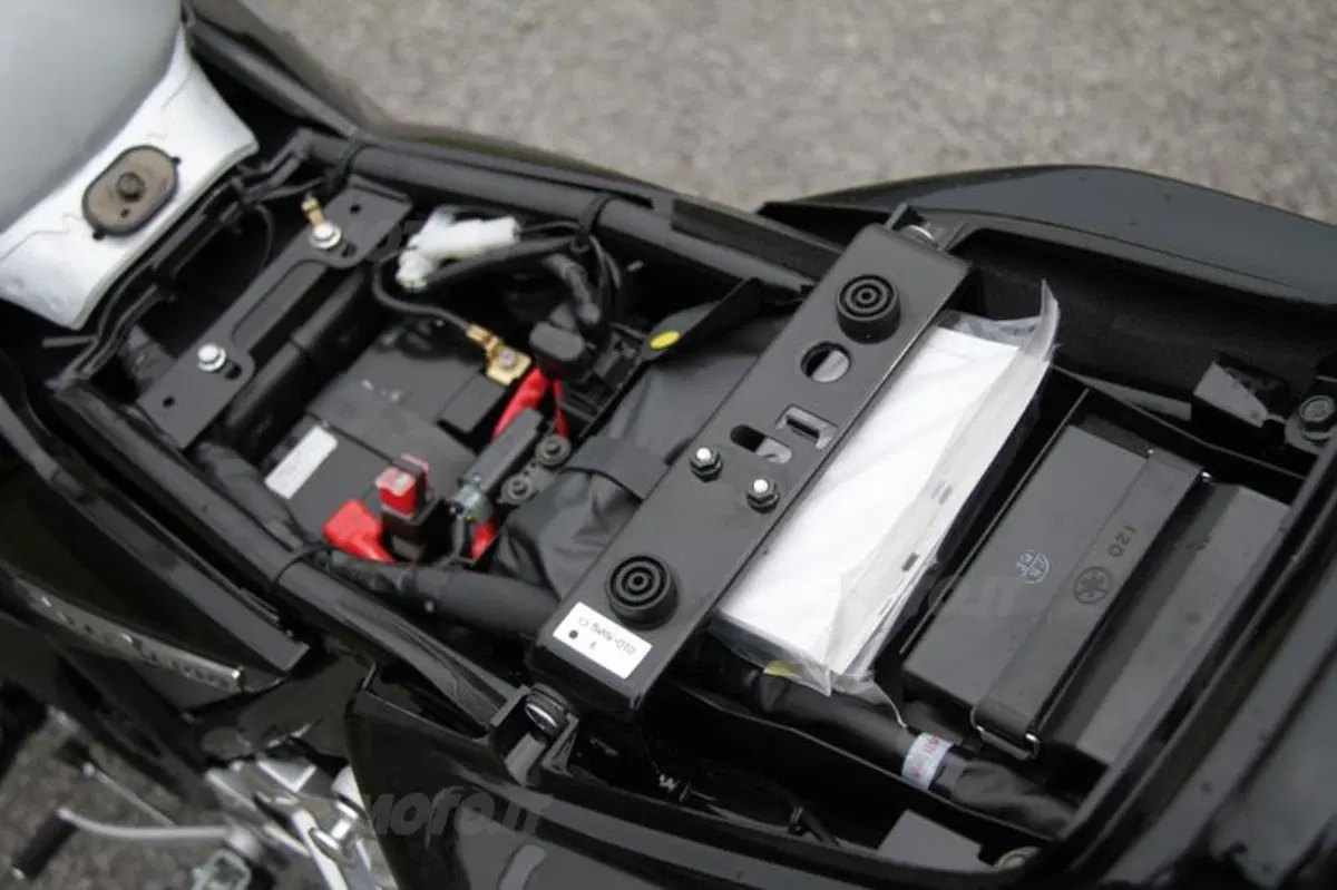Yamaha XJR1300 2013 (46)