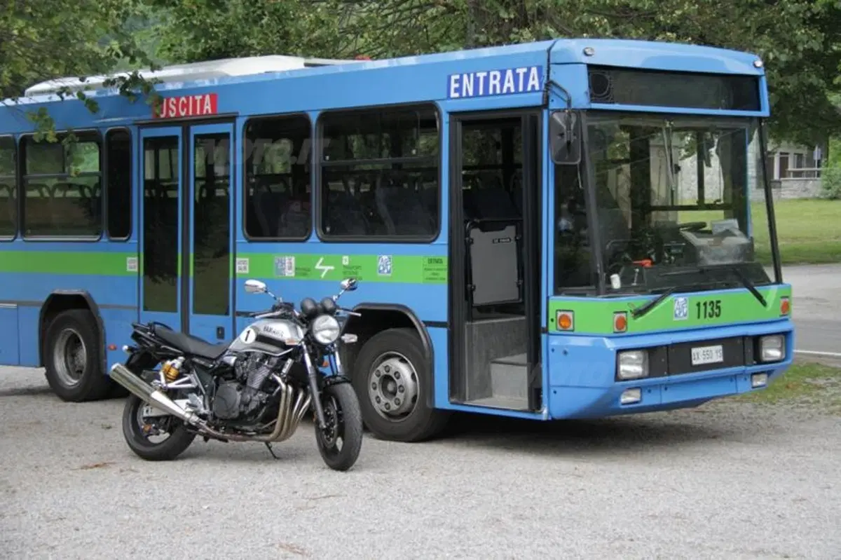 Yamaha XJR1300 2013 (48)