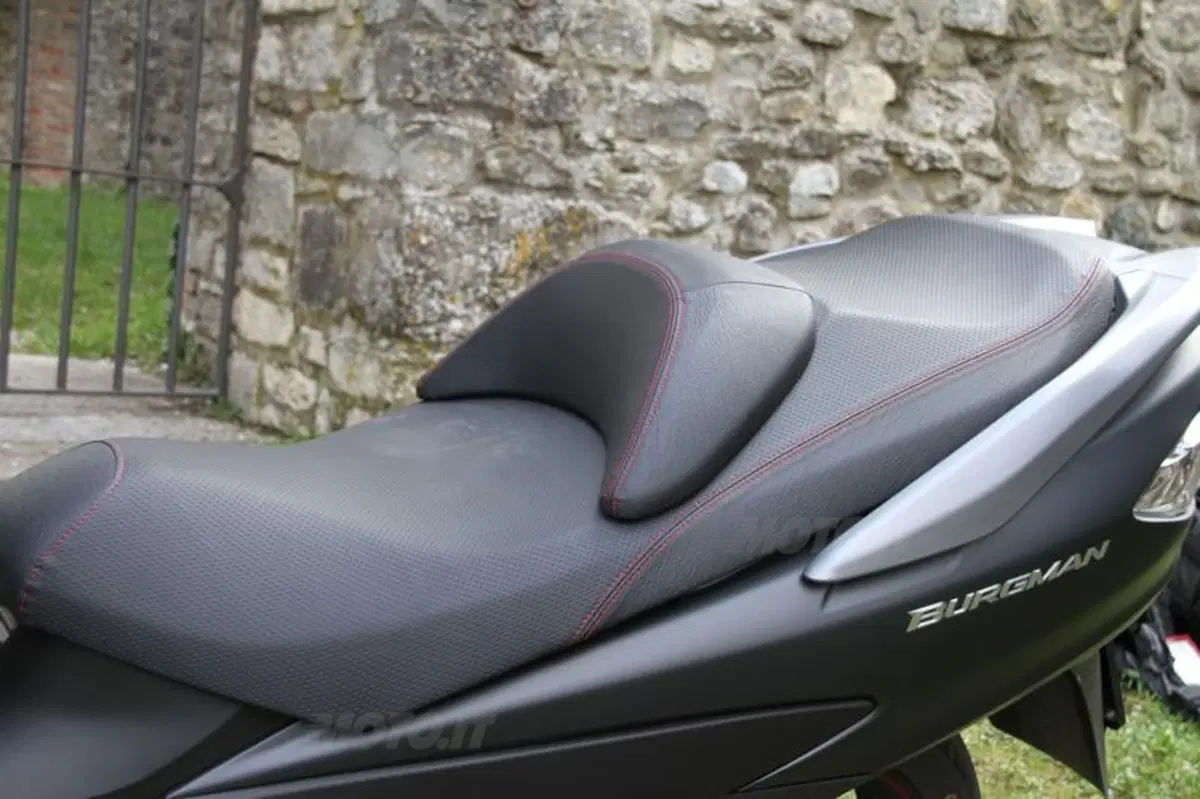 Suzuki Burgman 400 Lux (47)